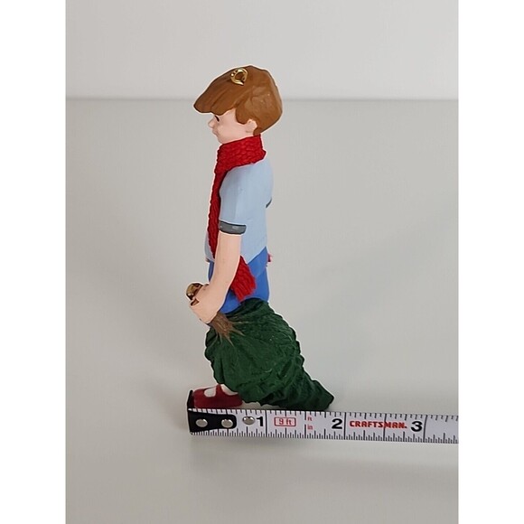 Christopher Robin Hallmark Keepsake Ornament Winnie -The-Pooh Collection w/ Box - Picture 8 of 12